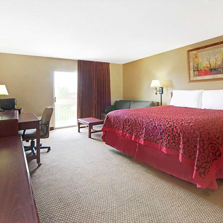 Days Inn By Wyndham St. Louis/Westport Mo Maryland Heights Exterior photo