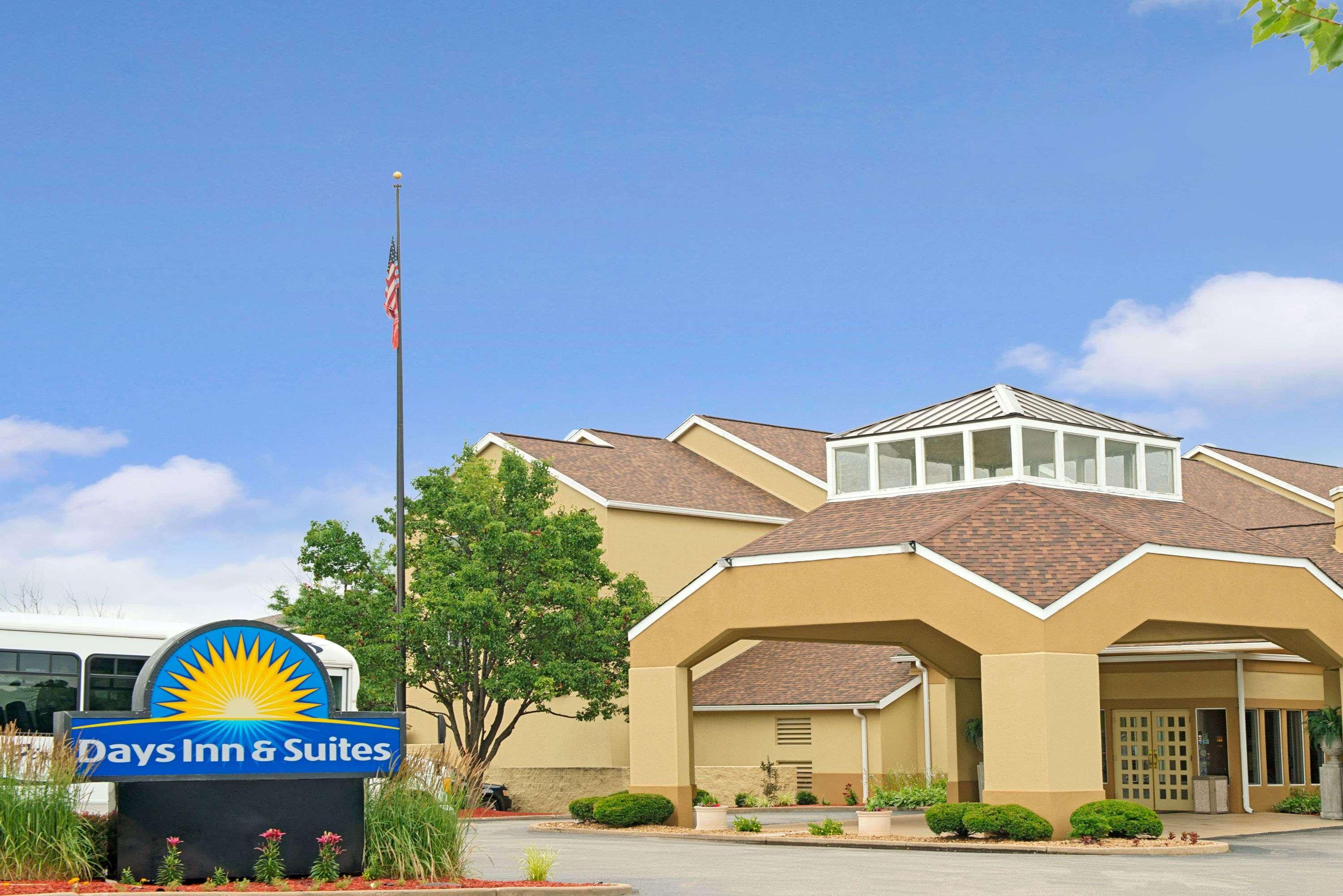 Days Inn By Wyndham St. Louis/Westport Mo Maryland Heights Exterior photo